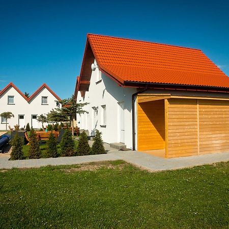 Aqua Fun Domki Z Basenem Ujście-Darłowskie Exterior photo