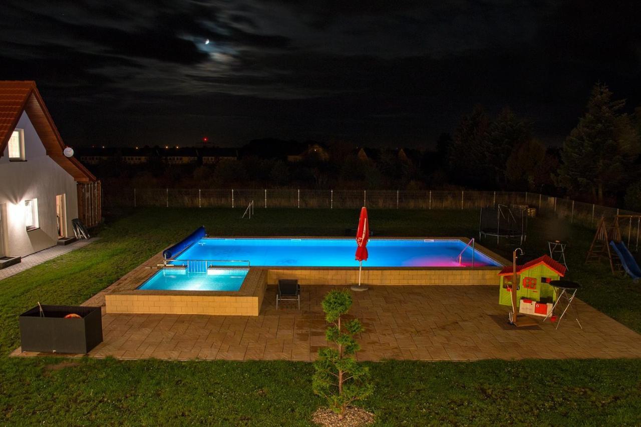 Aqua Fun Domki Z Basenem Ujście-Darłowskie Exterior photo