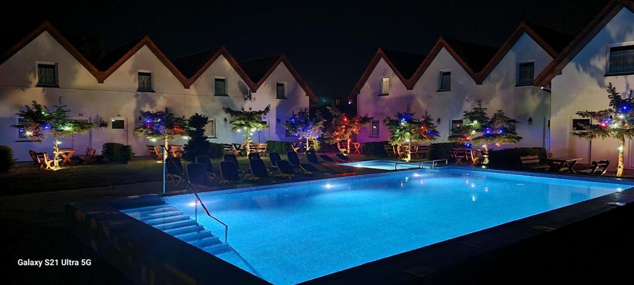 Aqua Fun Domki Z Basenem Ujście-Darłowskie Exterior photo