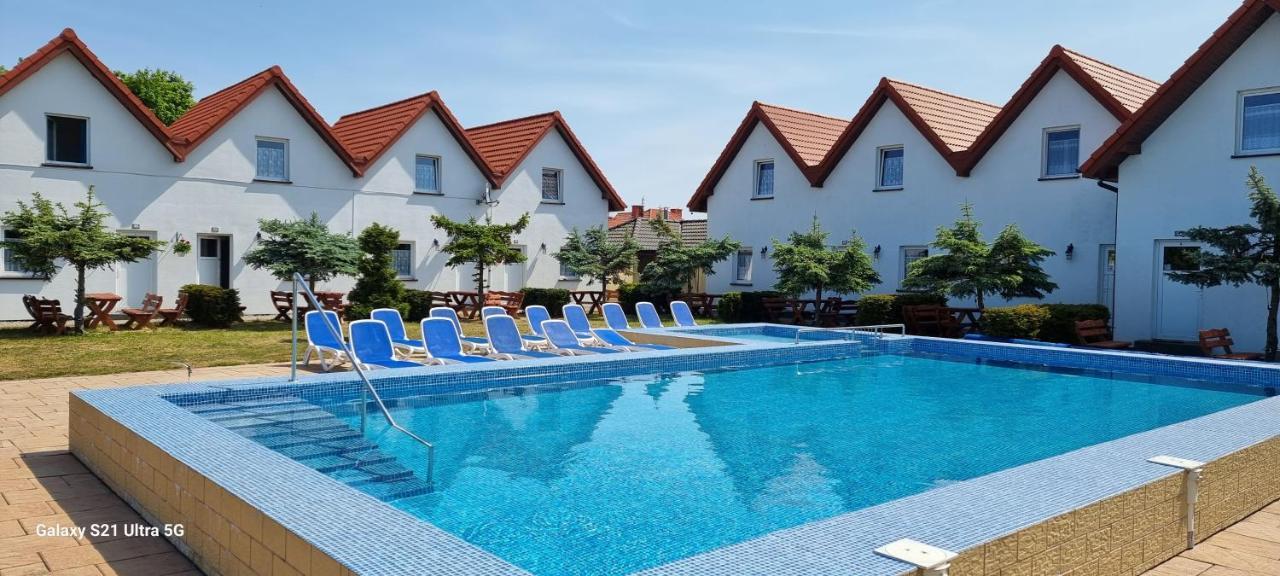 Aqua Fun Domki Z Basenem Ujście-Darłowskie Exterior photo